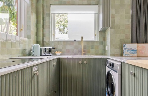 Petersham North Apartamento | The Sage Suite A Light filled Luxe Escape