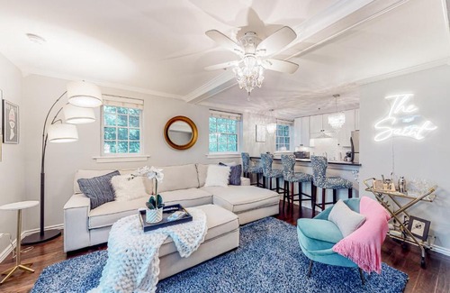 Fayetteville Apartamento | The Saint