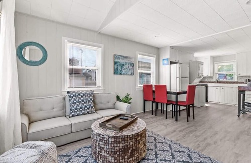 Hampton Casa | The Salty Dog | Pet Friendly | Private Yard