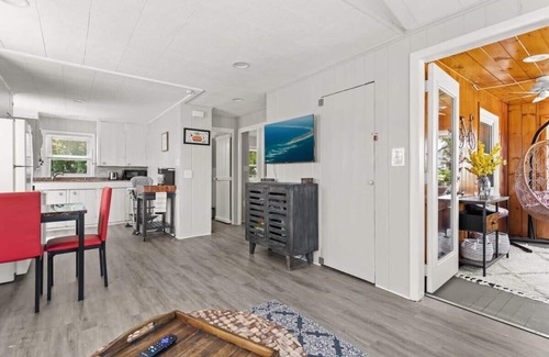 Hampton Casa | The Salty Dog | Pet Friendly | Private Yard