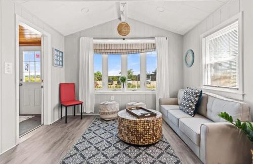 Hampton Casa | The Salty Dog Pet Friendly Private Yard
