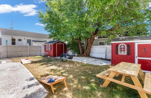 Hampton Casa | The Salty Dog Pet Friendly Private Yard