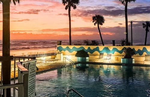 Daytona Beach Condominio | The Salty Fountain