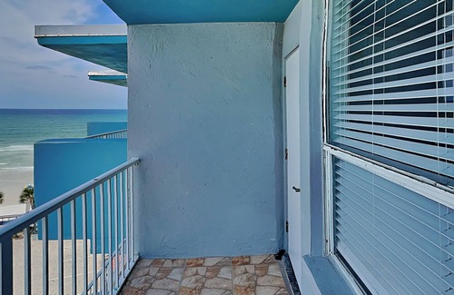 Daytona Beach Condominio | The Salty Fountain