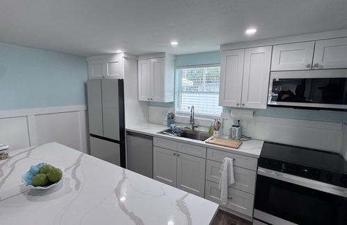 Port Richey Cabaña | "The Salty Lime" Walk to Restaurant/bars, park.