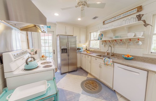 Tybee Island Cabaña | ❤️ PISCINA Y TINA CALIENTE! VOTADO ENCANTADOR COSTERO SWANKIEST EN TYBEE❤️