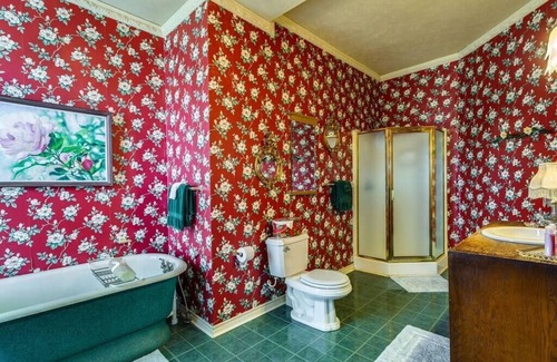 Bonham Casa | The Sam Rayburn Suite at Four Winds