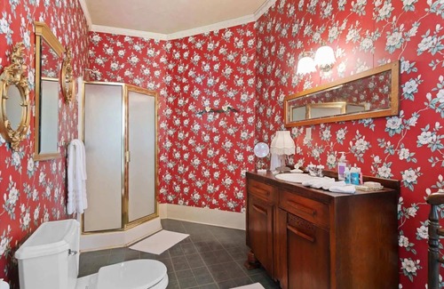 Bonham Casa | The Sam Rayburn Suite at Four Winds