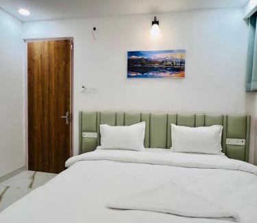 Khalilabad Hotel | The Samrat palace