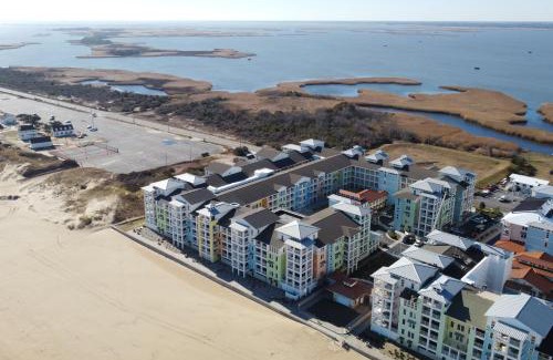 Sandbridge Apartamento | The Sanctuary - A Wave from it All 201B