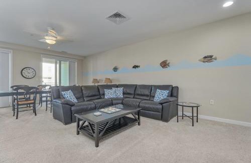 Sandbridge Apartamento | The Sanctuary - A Wave from it All 201B