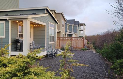 Ocean Shores Casa | The Sanctuary By Oyhut Bay Seaside Village