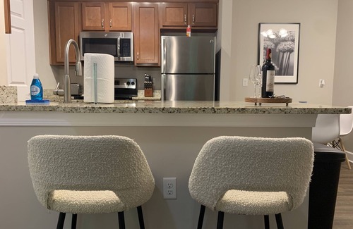 Westerville Apartamento | The Sanctuary Flat | 1st Floor | King Bed | W/D!
