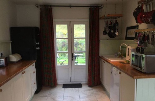 Murroogh Casa | The Sanctuary: Secluded 5 Bed Cottage sleeps 11