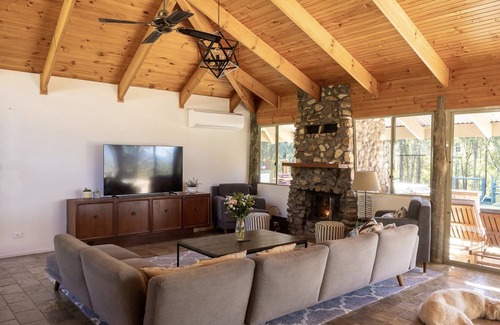 Coomba Park Casa | Wallis Pavilions - Twenty Tranquil Lakeside Acres