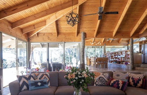 Coomba Park Casa | Wallis Pavilions - Twenty Tranquil Lakeside Acres
