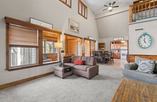 Kansas Casa | The Sand trap Hideaway