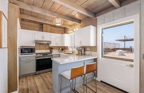 Capistrano Beach Casa | The Sandbox - Vintage Beachfront Bungalow on private beach with air conditioning