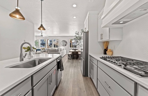 St. George Casa | The Sandcastle: Desert Color Lagoon + Beaches