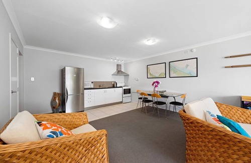 Papamoa Beach Cabaña | The Sandcastle - Papamoa Holiday Apartment