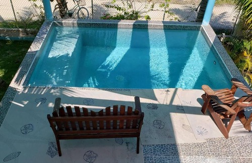 Cayo Corker Apartamento | The Sands Inn-Ground Floor with Pool