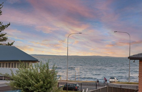 Margate Casa | "The Sands on Margate Beach" - Margate Q 4019