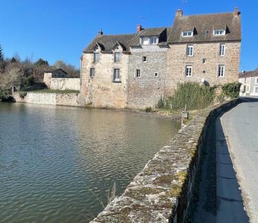 Saint-Dizier-les-Domaines Casa | The Sans Souci Estate - The Chalet Studio Apartment, Adults Only