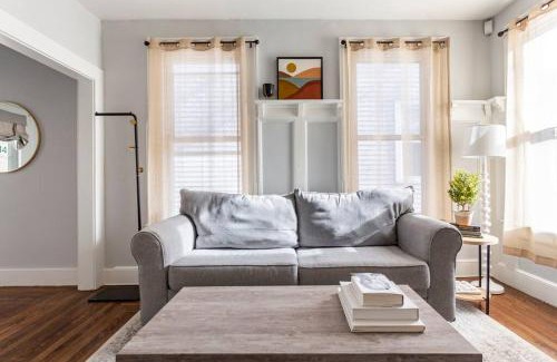Prospect Hill Apartamento | The Santiago Yale New Haven with Parking and Modern