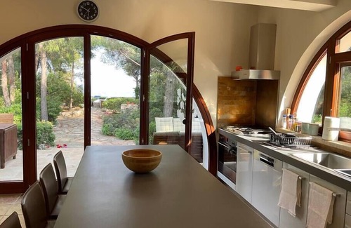 Agii Theodori Casa | The Saronic Villa - Jungle on the sea