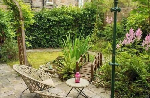 Bonnington Apartamento | The Saxe-Coburg Garden Flat with Spa