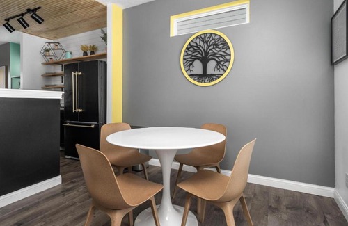 Fall Creek Place Casa | The Scarlett l 3BR 2BA HGTV Design