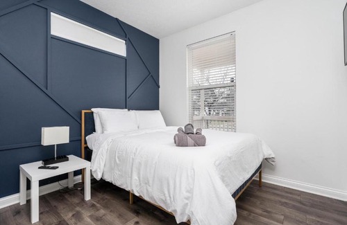 Fall Creek Place Casa | The Scarlett l 3BR 2BA HGTV Design
