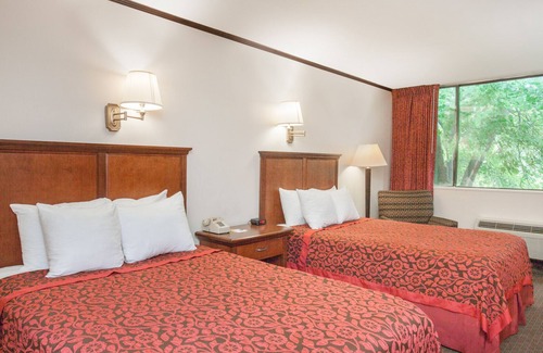 Schenectady Casa | The Schenectady Inn & Suites