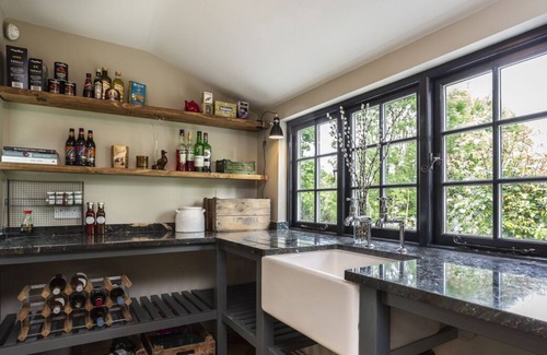 Irstead Villa | The School House - Cuatro Habitaciones Villa, Capacidad 8