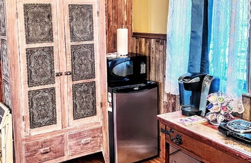Franklin Springs Cabaña | The Schoolhouse at Blueberry Brook