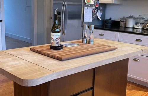 Islesboro Casa | The Sea Box Island Retreat. Enjoy ocean views with wooded privacy