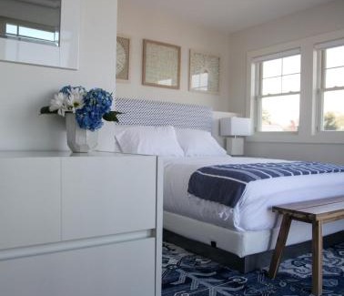 Newport East Hotel | The Sea Breeze Inn