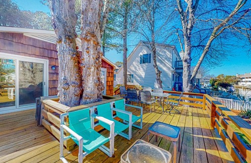 Caine Woods Casa | The Sea Captain's Sanctuary