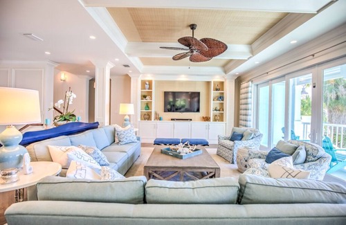 Coury Casa | The Sea Glass House | 4 Bed, 4.5 Bath