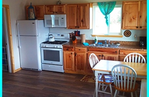 Homer Casa | THE SEA SHANTY - A HOMER SEASIDE COTTAGE