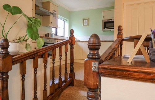Llanwrthwl Cabaña | THE SEARLE, pet friendly, character holiday cottage in Rhayader