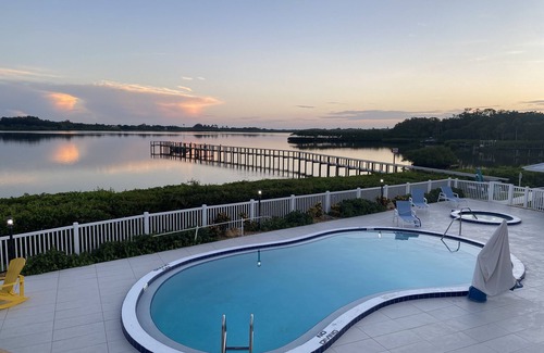 Palmetto Casa | The Seascape - a respite in paradise! Enjoy full resort amenities