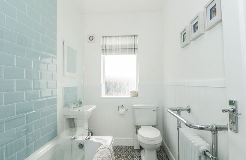 Sutton-on-Sea Cabaña | THE SEASIDE RETREAT, pet friendly, with a garden in Sutton-On-Sea