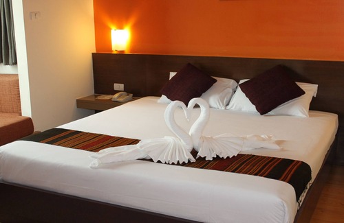 Ramkhamhaeng Hotel | The Seasons Bangkok Huamark