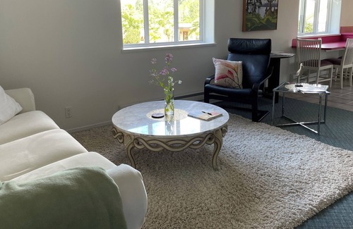 Regional District of Nanaimo Cabaña | The Secret Garden