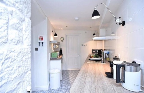Chysauster Apartamento | The Secret Garden - garden apartment full of character, close to sea, parking