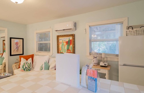 Lake Worth Casa | The Secret Garden - The Cottage Near Beach, Shops, Restaurants, Pet Friendly, Close to Lucerne Ave!
