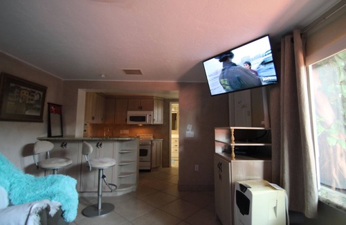 Sarasota Springs Apartamento | The Secret In the Springs Hideaway, a luxury efficiency at the Legacy Trail