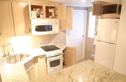 Sarasota Springs Apartamento | The Secret In the Springs Hideaway, a luxury efficiency at the Legacy Trail