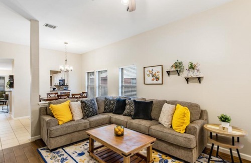 Pflugerville Casa | The Secretariat